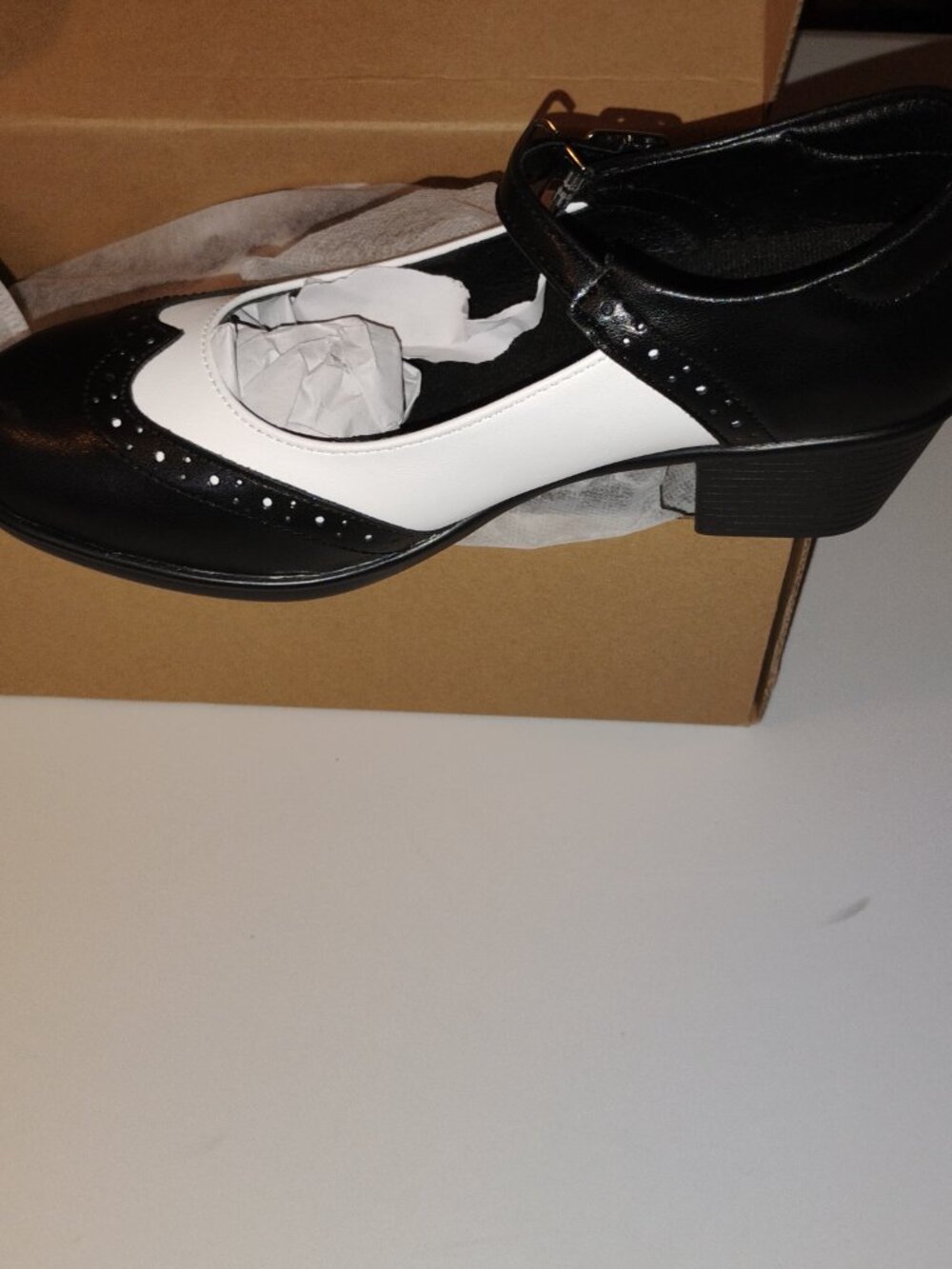 Merceditas Mujer | Vintage Wingtip Mary Jane Block Heel Pumps | Size 9.5 | NIB - Picture 5 of 10